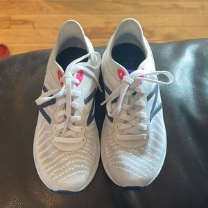 Kids' New Balance Fresh Foam 860v11 Running Shoes